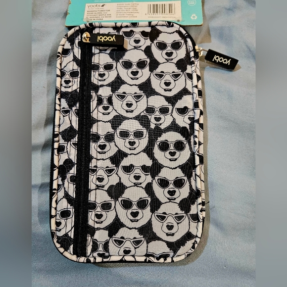 Yoobi Cool Panda Zippered Clamshell Pencil Case - Picture 2 of 8